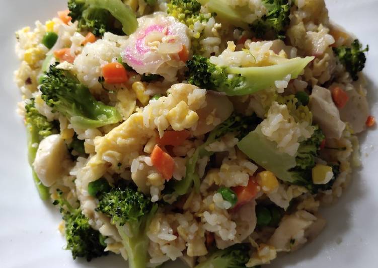 Steps to Prepare Perfect Broccoli Mix Fried Rice