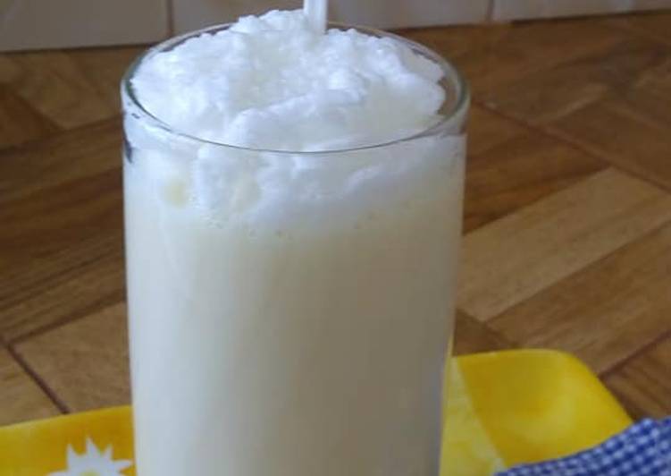 Leche con vainilla merengada