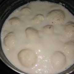 A picture of Ras malai.
