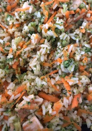 Una foto de Wok de pollo y vegetales