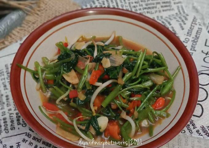 Resep Tumis Kangkung Toge Pedas, Enak Banget