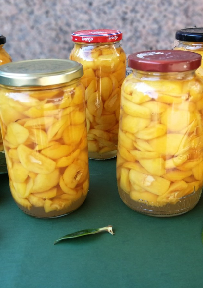 Una foto de Compota de nísperos de la huerta