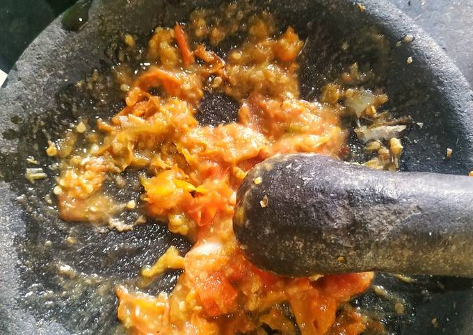 Cara membuat Sambal tomat cobek