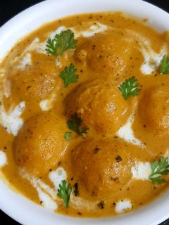 शाही दम आलू (shahi dum aloo recipe in hindi) रेसिपी मुख्य फोटो