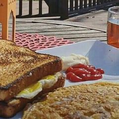 A picture of Bread omlette.