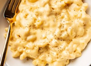 Egyszerű mac and cheese recept fotója