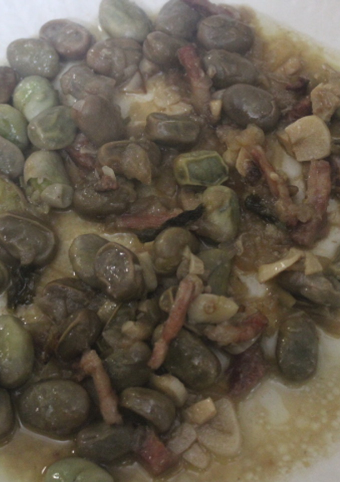 Una foto de Habas con tocino
