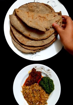 কালাই রুটি। রেসিপির প্রধান ছবি