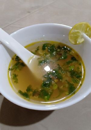 લેમન કોરીએન્ડર સુપ (Lemon Coriander Soup Recipe In Gujarati) રેસીપી મુખ્ય ફોટો