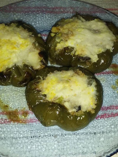Una foto de Morrones asados rellenos