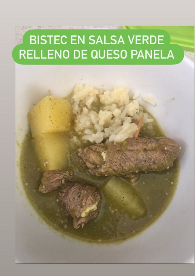 Una foto de Rollitos de Bistec en salsa verde con queso panela