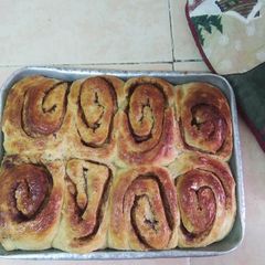 A picture of Cakey cinnamon rolls.