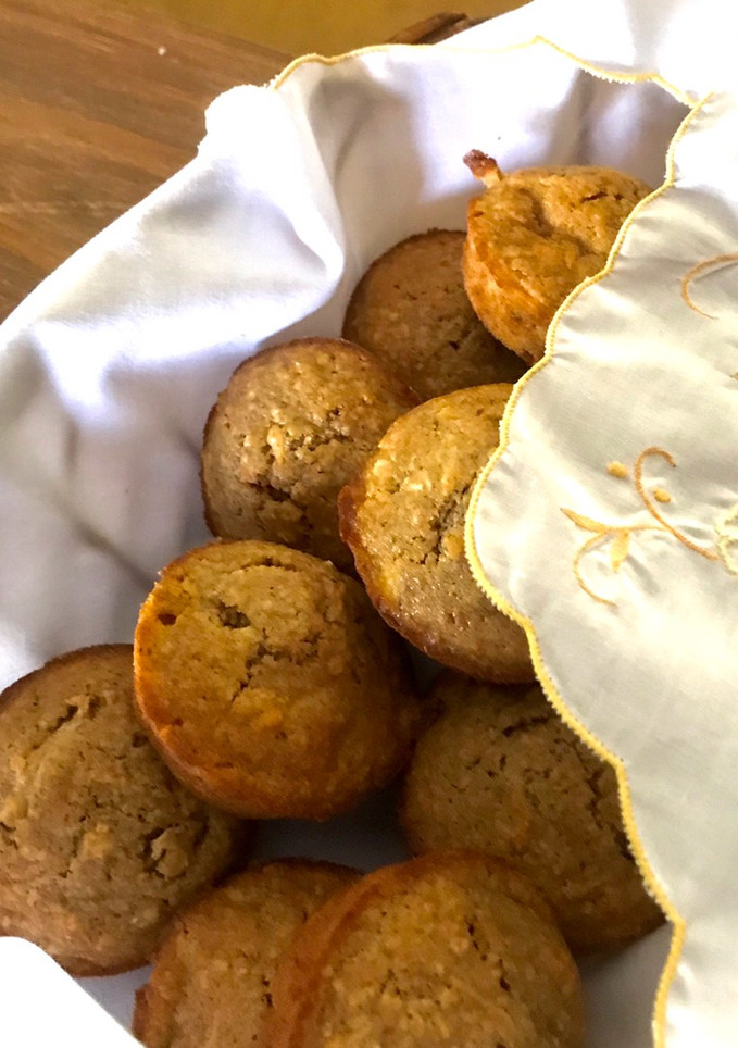Una foto de Muffins manzana con avena