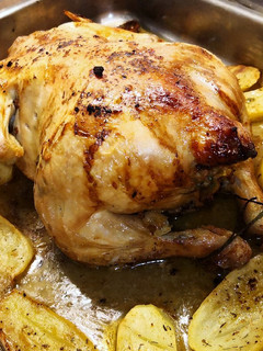 Una foto de Pollo de corral relleno de ternera y verduras🐔