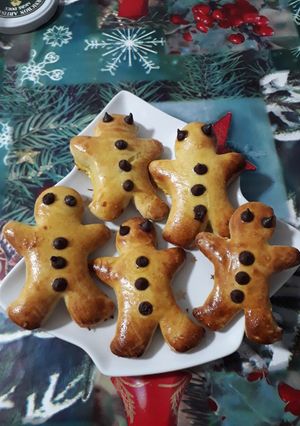 Une photo de Recette 13 - MANNELES (BRIOCHES EN BONHOMMES)