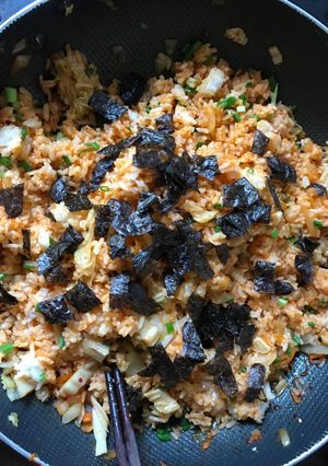 Hình của món Cơm chiên kim chi.