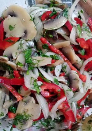 O poză a rețetei Salată marinată cu ciuperci.
