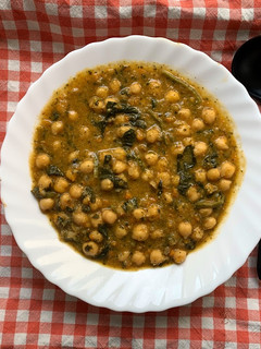 Una foto de Esparragado de garbanzos