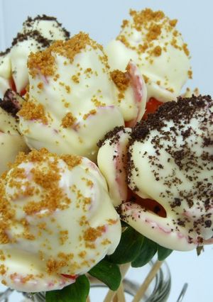 Una foto de Rosas de chocolate blanco fáciles (3 ingredientes)