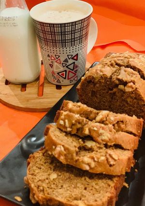 A picture of Coffee Cake with walnuts.