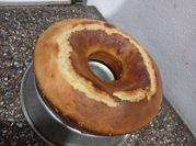 Una foto de budin yogur natural