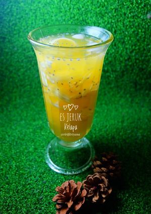Foto resep Es Jeruk Kelapa