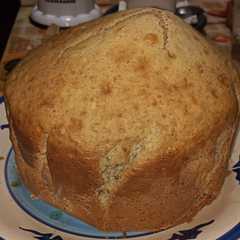A picture of Pan de Pascua con nueces.