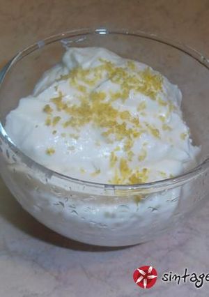 Φωτογραφία της συνταγής Μία mousse λεμόνι, χωρίς αυγά. Ευκολάκι, ε μπαμπά;