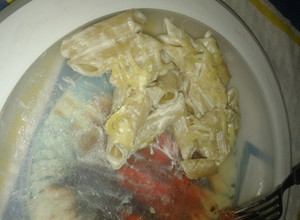Una foto de Fideos con queso crema