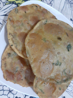 तुअर दाल पूरी(tuver dal poori recipe in hindi) रेसिपी मुख्य फोटो