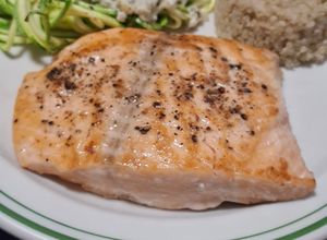 Una foto de Salmón a la plancha
