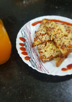 गार्लिक ब्रेड (garlic bread recipe in Hindi) रेसिपी मुख्य फोटो