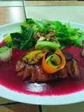 Falso tiradito con salmuera de betabel