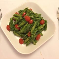 A picture of Spinach pasta.