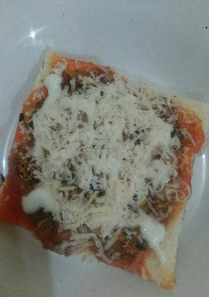 Foto resep Pizza mini saus spaghetti Praktis, Ekonomis,Enaaakkk 😍