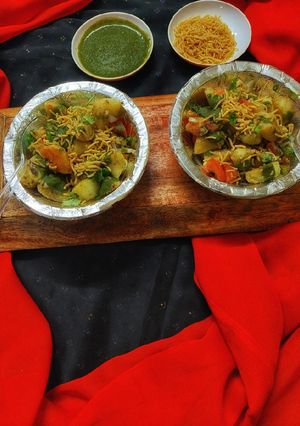 A picture of Spicy Tangy Aloo Chaat.