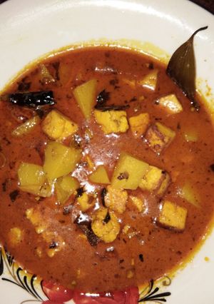 A picture of Paneer potato curry.