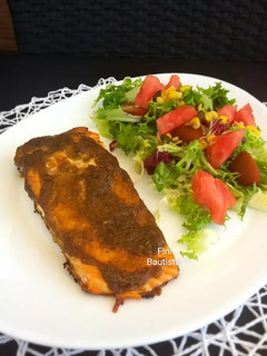 Una foto de Salmón al horno con salsa cajùn