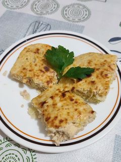 Una foto de Pastel de atún, puerro y queso crema