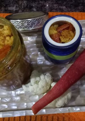 A picture of Carrot and Cauliflower pickle.