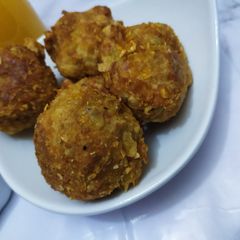 A picture of Potato balls.