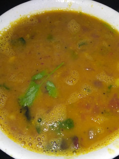 டிபன் (பருப்பு) சாம்பார் (Tiffin sambar recipe in tamil) செய்முறை முக்கிய புகைப்படம்
