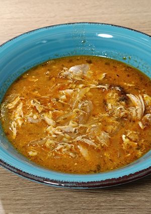 Una foto de Cocina de aprovechamiento: sopa de restos de pollo asado