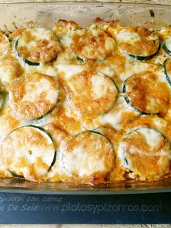 Una foto de Calabacines gratinados con carne