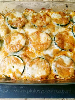 Una foto de Calabacines gratinados con carne