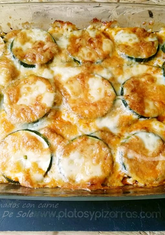 Una foto de Calabacines gratinados con carne