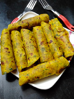 हरी मेथी के थेपले(hari methi thepla recipe in hindi) रेसिपी मुख्य फोटो