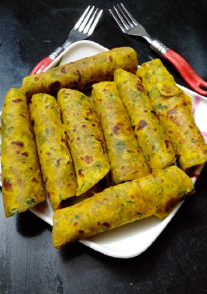 हरी मेथी के थेपले(hari methi thepla recipe in hindi) रेसिपी मुख्य फोटो