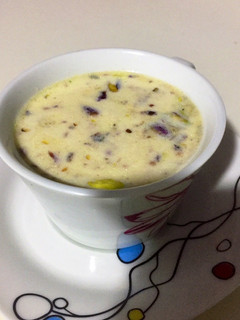 A picture of Dry fruits milk.
