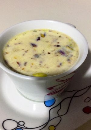 A picture of Dry fruits milk.